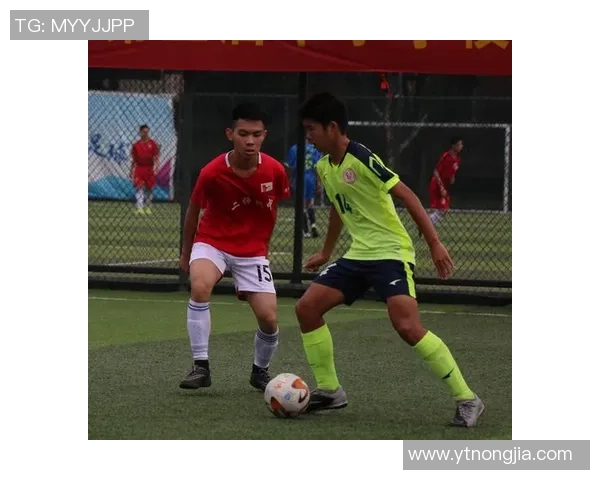 足球明星玩偶姆巴带你领略绿茵场上的激情与梦想