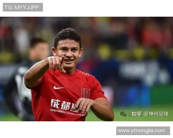 足球明星黑人是谁他在绿茵场上的传奇故事与辉煌成就揭秘