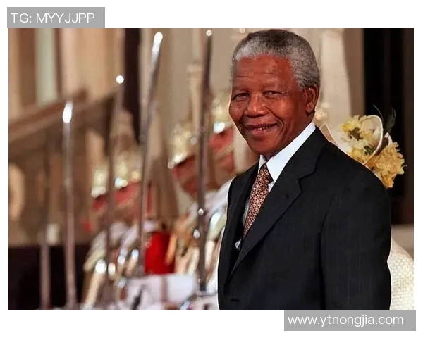 黑人足球明星与白人超模的浪漫故事揭示了跨文化爱情的魅力与挑战