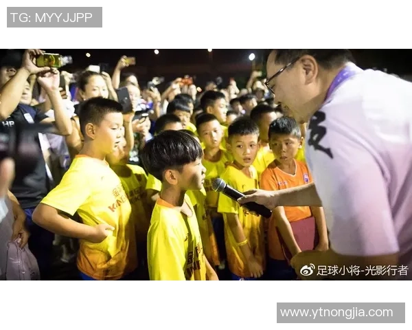 成都足球队总决赛特别报道:从低谷到巅峰的逆袭之旅全记录 成都足球队总决赛特别报道:从低谷到巅峰的逆袭之旅全记录