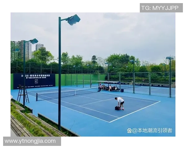 成都网球队战术揭秘:网球巨献背后的策略与团队精神 成都网球队战术揭秘:网球巨献背后的策略与团队精神