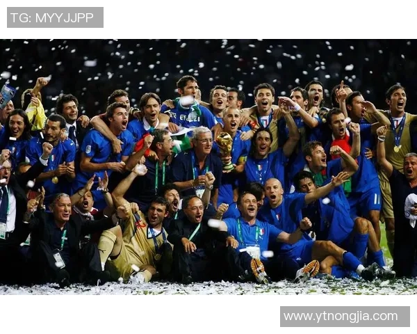 意大利足球明星现役球员盘点与他们的辉煌成就回顾 意大利足球明星现役球员盘点与他们的辉煌成就回顾