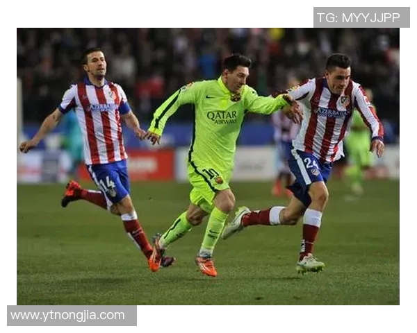 足球明星现场直播精彩瞬间回顾与分析全方位解读球场上的传奇表现 足球明星现场直播精彩瞬间回顾与分析全方位解读球场上的传奇表现